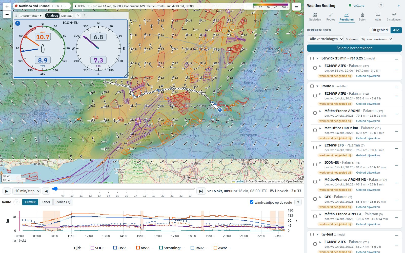 Het venster van WeatherRouting: kaart met instrumenten en tijdbalk, routepaneel eronder, zijpaneel rechts